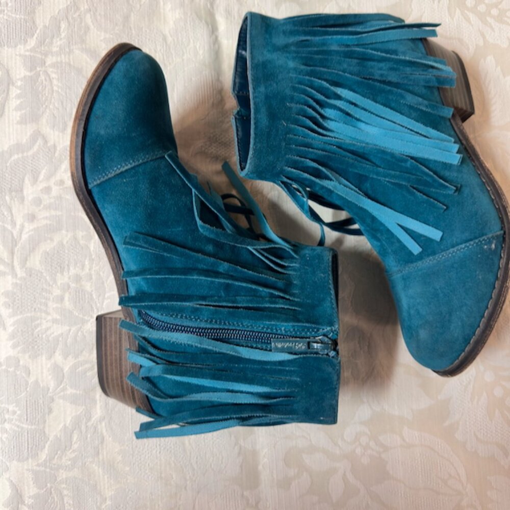 Bredelles Teal Fringe Faux Suede Booties – Size 6.5
